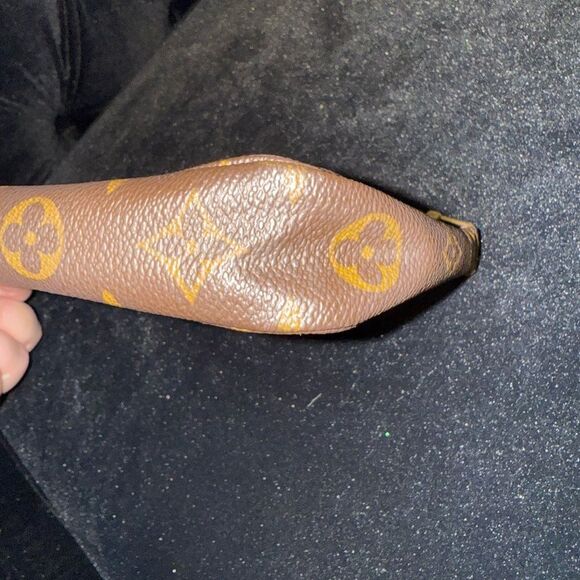 Used in good condition Louis Vuitton Monogram Canvas Accessories Pochette - Picture 14 of 16